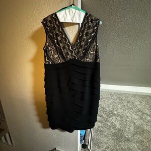 SOLD Jessica Howard Cream and Black Tiered Ruffled Cocktail Dress